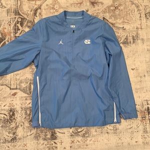 Nike UNC Tarheels lightweight pullover jacket
